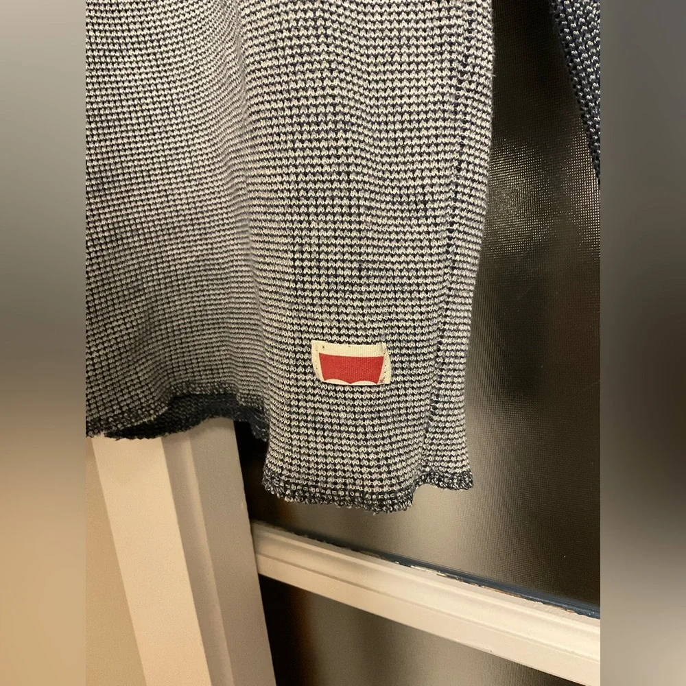 Levi’s Two Tone Long Sleeve - Picture 3 of 4